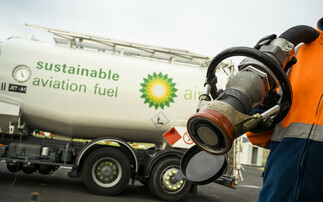 Report: Airlines risk 'locking in fossil fuel assets' by relying too heavily on SAFs